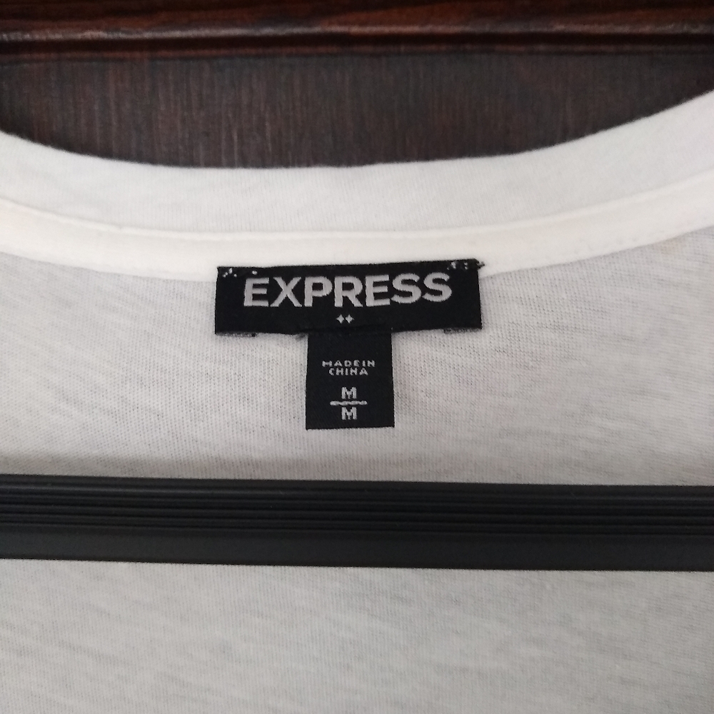 Express cow skull tank top - Picture 3 of 3